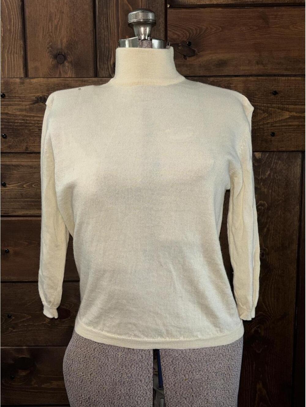 Vintage Ann Taylor 100% Merino wool long sleeve mock neck top